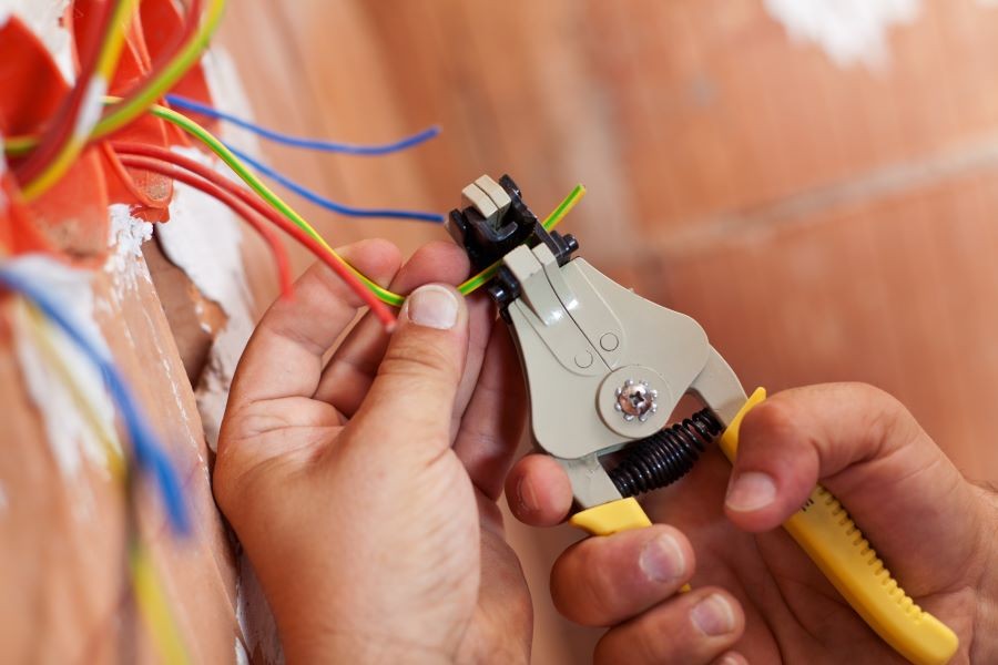 early-collaboration-with-low-voltage-electricians-is-essential
