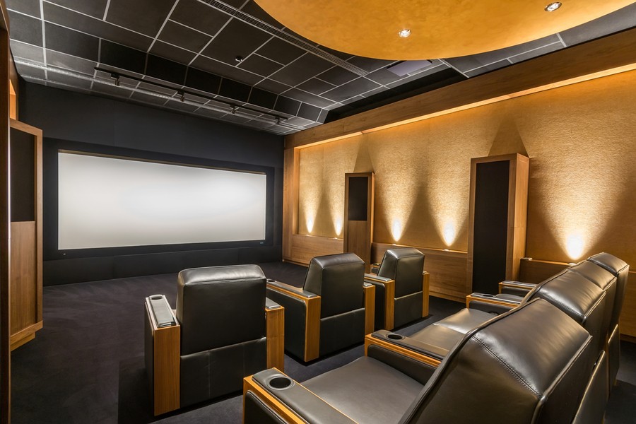 why-builders-should-include-a-home-theater-setup-in-new-construction-projects
